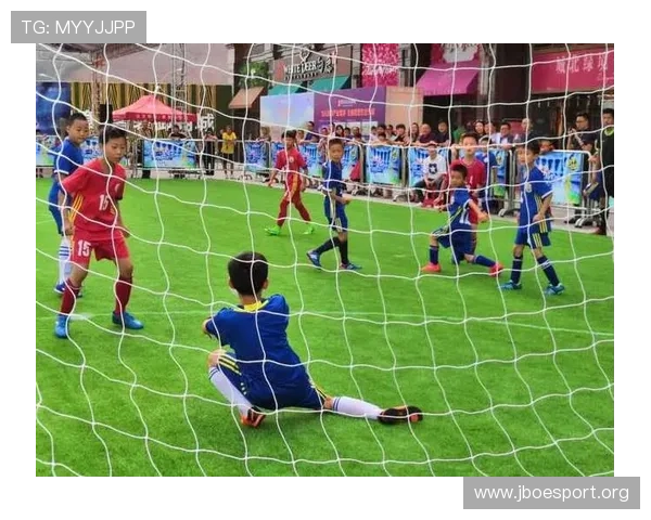 国外小孩在跑步机上练足球训练方式引发热议背后真相 国外小孩在跑步机上练足球训练方式引发热议背后真相