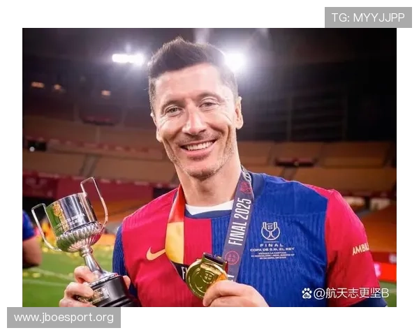 巴萨射手莱万加盟以来已破97球 冲击百球里程碑仅差三球荣耀 巴萨射手莱万加盟以来已破97球 冲击百球里程碑仅差三球荣耀